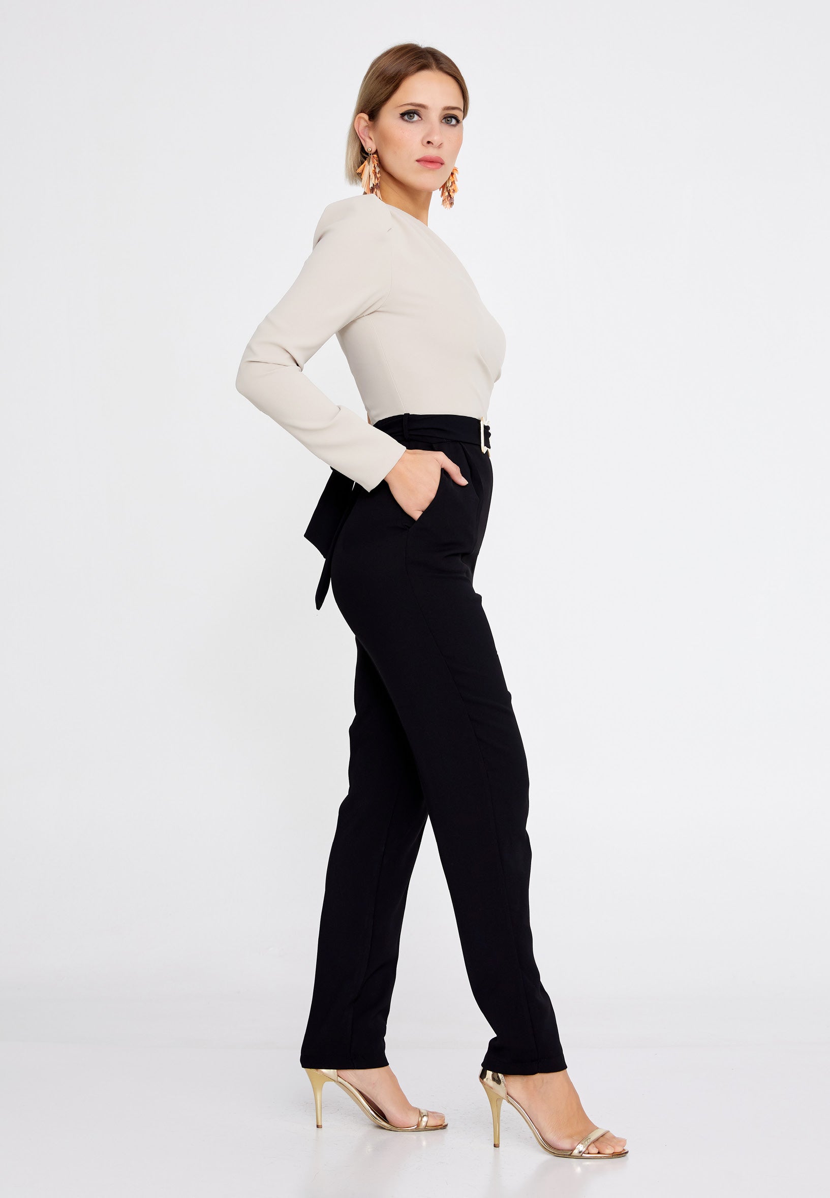 Élan One-Shoulder Crepe Jumpsuit – Beige & Black