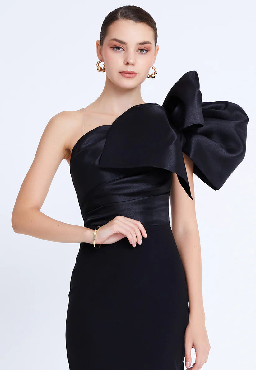 Hot Contact Black One-Shoulder Midi Dress